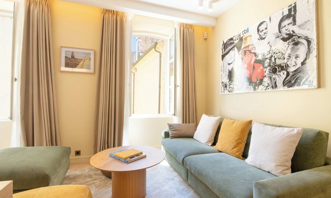Old Town Apartment | A Gorgeous 1-BR in the Heart of Saint-Tropez - Tower Bell view