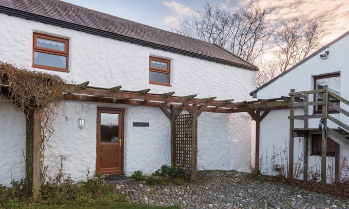 Sulby Cottage | A holiday cottage that sleeps 2 guests in 1 bedroom