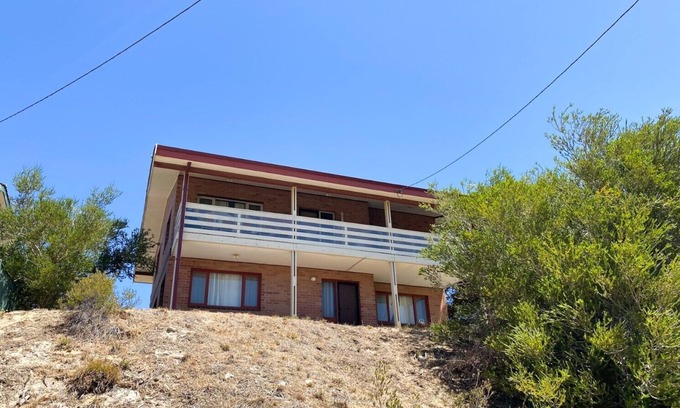 Lancelin House | A holiday home perfect for families seeking a peaceful getaway.
