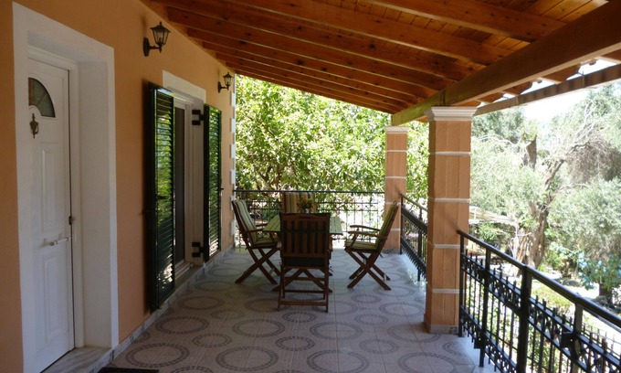 Agia Pelagia Chlomou House | A House for Relaxation