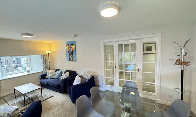 St. Andrews Cottage | A house that sleeps 6 guests in 3 bedrooms