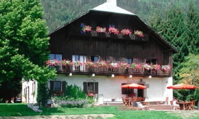 Samoens Ski Chalet | A large, cozy and spacious chalet, 400m2, sleeps 15 people, heated outdoor pool