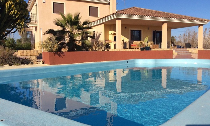 Daya Nueva Villa | A large familiy poolvilla with a lot of Privacy