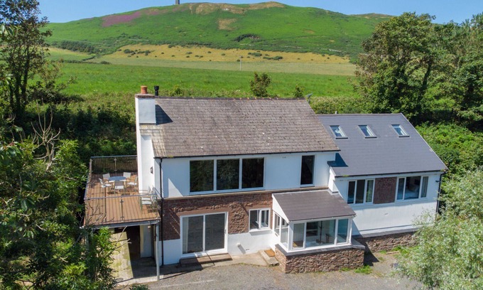 Peel House | A large family home in its own grounds close to Peel