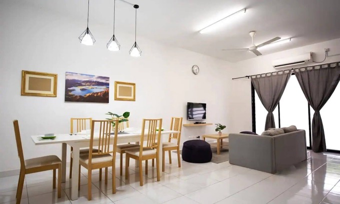 Gelang Patah House | A Lovely 4BR Home Near Legoland & Hello Kitty