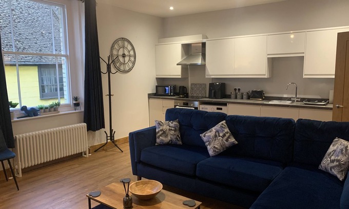 Royston Apartment | A Lovely One Bedroom Apartment - Centre of Town