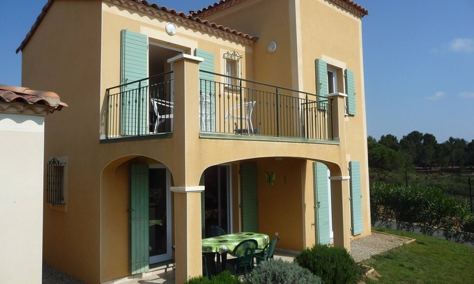 Beziers Villa | A luxurious detached villa in an exclusive residence with pool