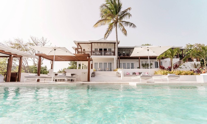 Friendship House | A luxurious, laid-back retreat on a special Caribbean island