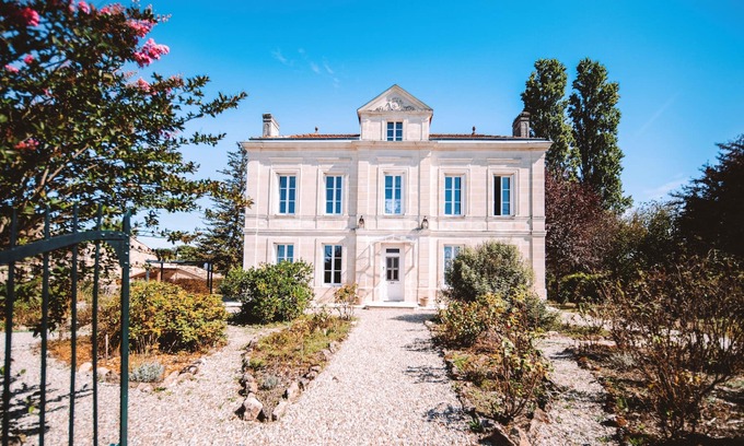 Verac House | A mansion just for you