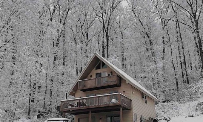 Sherman Ski Chalet | A Modern Lake House Retreat