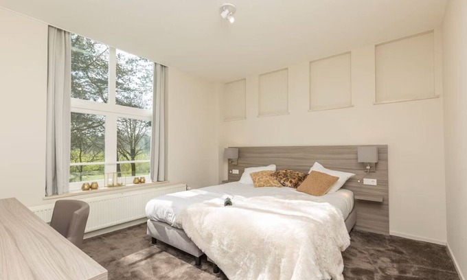 Deurne Hotel | A Natural Hideaway Ideal for Rest, Walks, and Fresh Air! Onsite Dining!