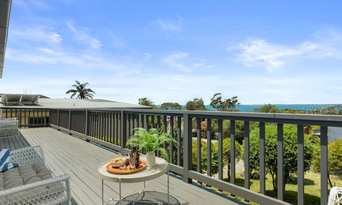 Vincentia House | A Pets Paradise by Experience Jervis Bay