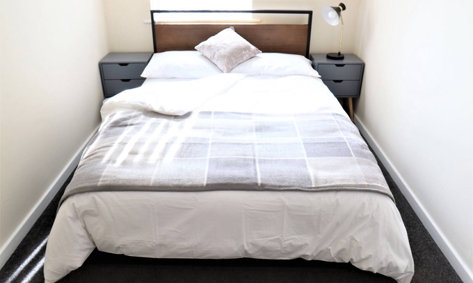 Tea Green House | A pleasant 3 bed home close to Luton Airport. Ideal for families & professionals