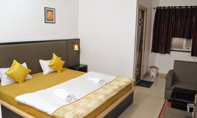 Bodh Gaya Bed & Breakfast | A popular 5-bedroom bed and breakfast accommodation in Bodh Gaya.