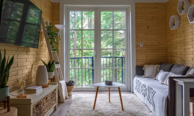Sunshine Valley Cabin | A romantic private escape into nature for couples. Hot tub + Sauna + Yoga Studio