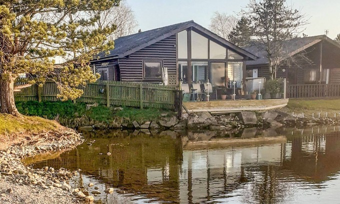 Tewitfield Cottage | ’A room with view.