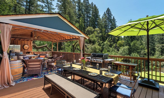 Camp Meeker House | A+ Sauna, Plunge & Jacuzzi - Kayaks, Bikes, Bocce Ball, Game Room & Views!