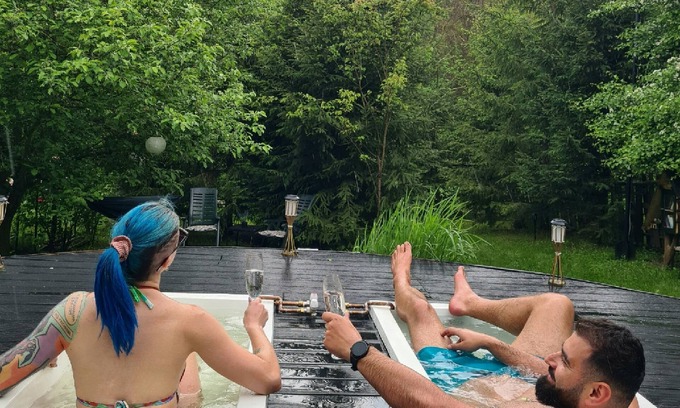 Podeni Cabin | A small house from Transylvania, in the middle of nature, with a wild jacuzzi