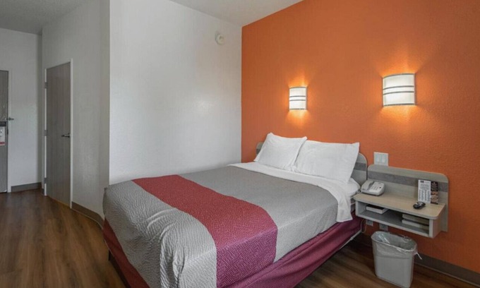 Junction City House | A Sophisticated & Stylish Suite! Pets Allowed
