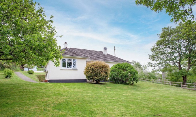 Trelowth Cottage | A spacious bungalow for four overlooking a wooded valley with its own garden.