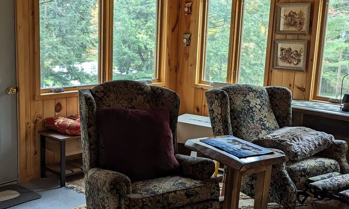 Crystal Beach House | A Stones Throw home from Lake Bomoseen and Crystal Beach w/large yards, parking