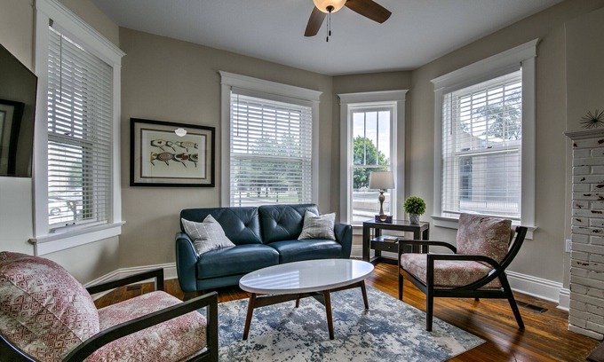 Excelsior Springs Apartment | A Suite Spot Downtown ES