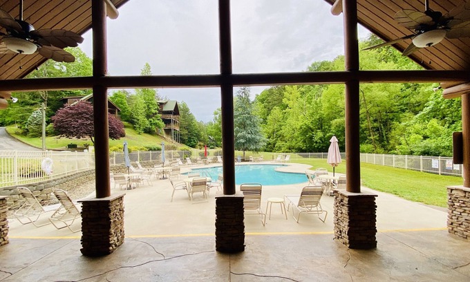 Pigeon Forge Cabin | A Sweet Treat for Couples & Small Families! Excellent LOCATION! Winter Deals!