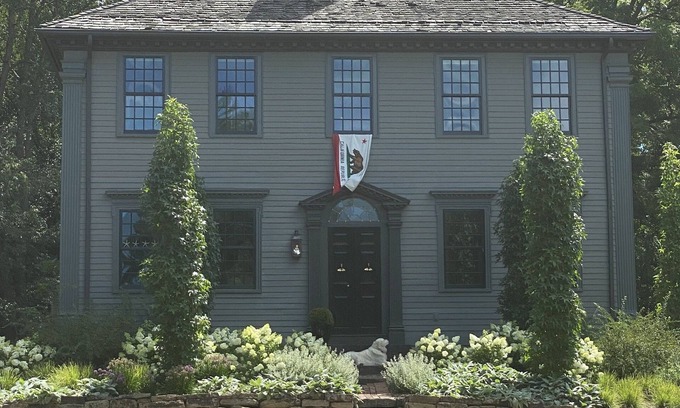 Granville South House | A true piece of American history - The Manwaring House.