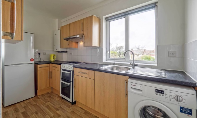 Fryent House | A Two Bedroom Flat in Cul de Sac