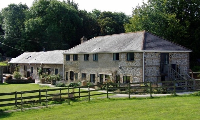 Martin House | A wonderful luxurious large family home sleeping 12 with a huge garden and a swimming pool