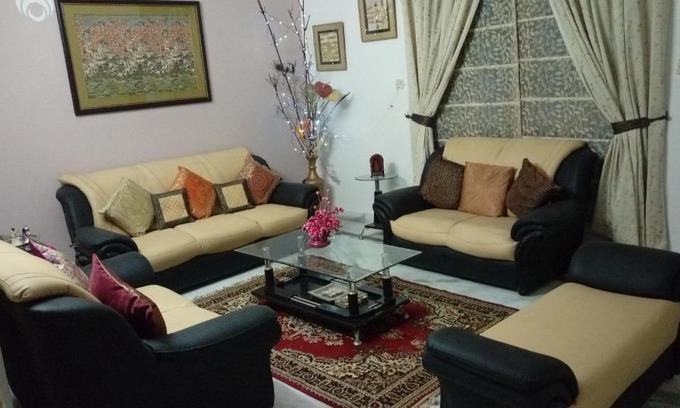 Gomti Nagar Apartment | Aadhaar