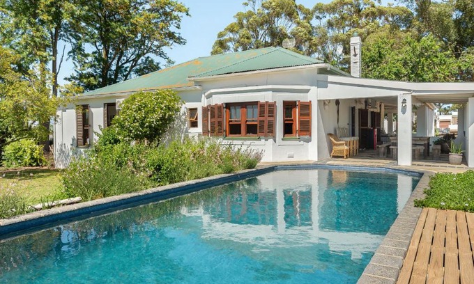 Malmesbury House | Abbotts Hill