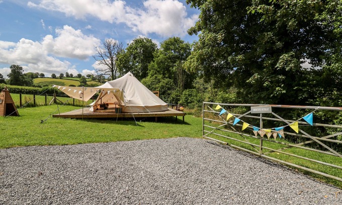 Llandysul Cottage | ABERCEFEL RETREAT, pet friendly, country holiday cottage in Llandysul