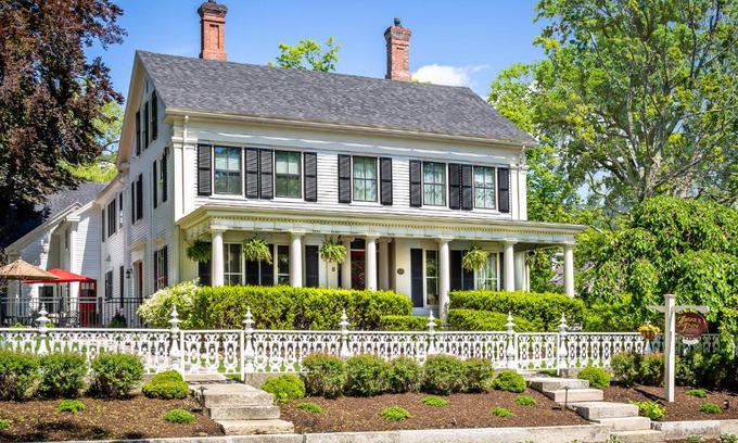 Camden Bed & Breakfast | Abigail's Inn