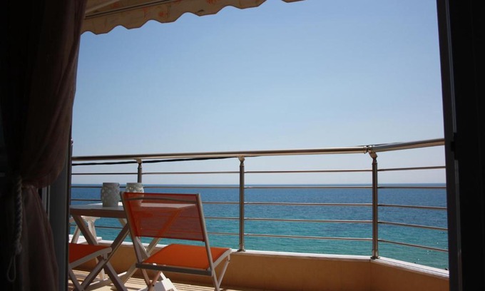 Kallikratia Apartment | Above the Sea Apartment