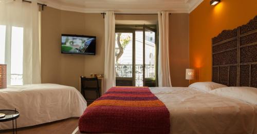 Barrio de La Latina House | AbraCadabra Suites