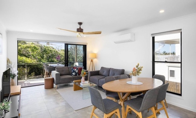 Marcoola House | Absolute Beachfront Marcoola 4BR, Heated Spa