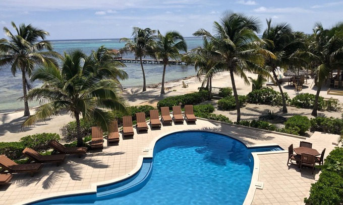 San Pedro Condo | Absolute Beachfront - Gold Standard Approved Unit 8