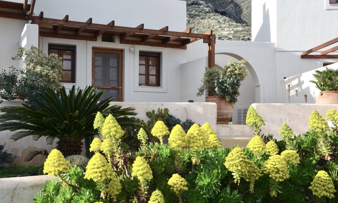 Imerovigli House | Absolute Peace in a beautiful setting - north villa
