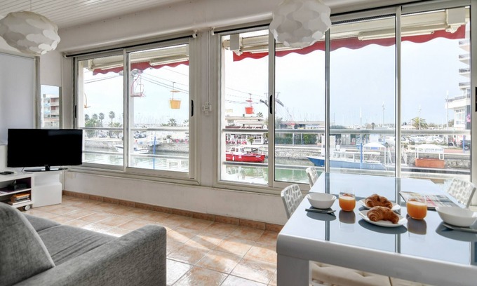 Palavas-les-Flots Apartment | AC flat with wonderful view on Le Lez in Palavas-les-Flots - Welkeys