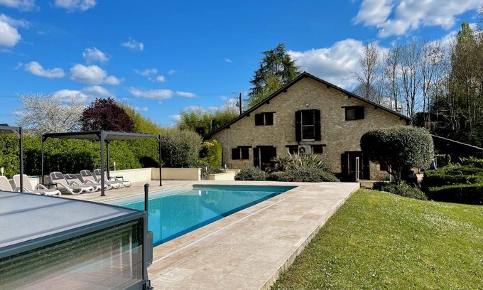 Thenac Villa | ACABANES Luxury villa with heated pool, 20 min Bergerac airport, 5m Vigiers golf