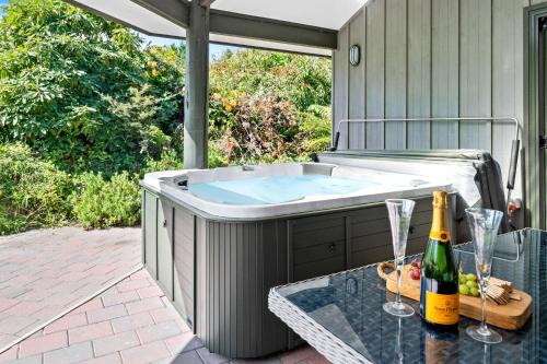 Acacia Bay House | Acacia Heights - Garden Cottage - Taupo