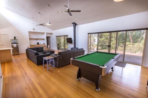 Forge Creek House | Acacia Lakehouse