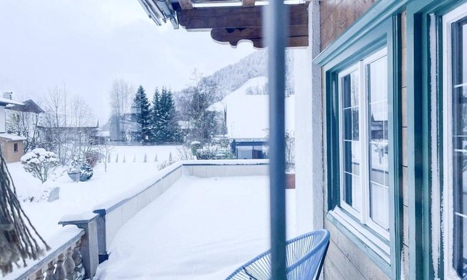 Gundhabing Apartment | Accommodation for small groups, ski bus nearby