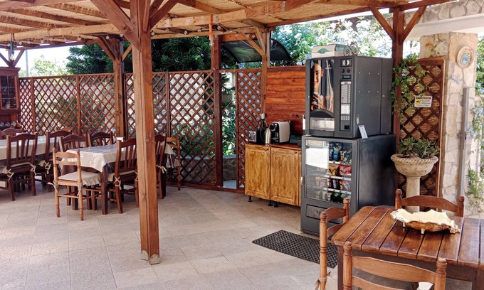 Baia Verde Bed & Breakfast | Accommodation in Villa Cristina