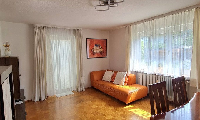 Munchen District Apartment | Accommodation Nomad Gold