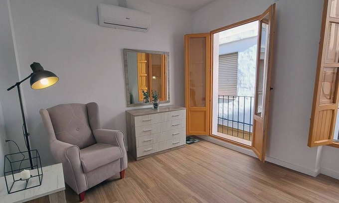 Sagunto House | Acogedora casa de 2 plantas en Sagunto con terraza