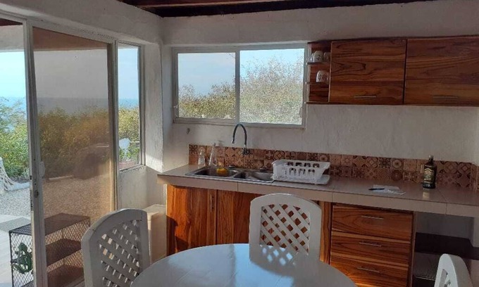 Manta House | Acogedora Casa Frente al mar en Sta Marianita, 3 Dormitorios con Hermosa Vista !