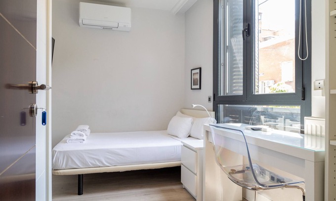 Guindalera Bed & Breakfast | Acogedora Habitación en Madrid