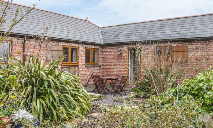 Burlton Cottage | ACORN COTTAGE 2, family friendly, with a garden in Burlton